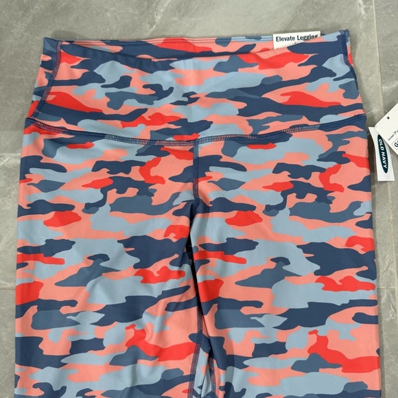 Women’s Old Navy Active High Waisted PowerPress Elevate Crop Camo Leggings Large - Picture 4 of 16